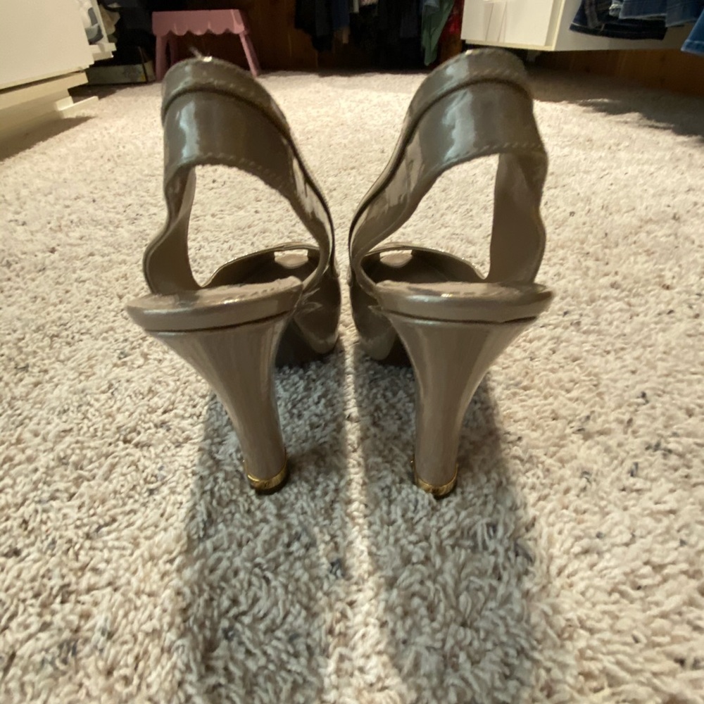 Authentic Louis Vuitton  Like New. - Picture 3 of 8